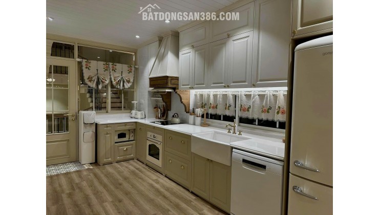 Siêu vị trí kinh doanh phố Tây Nha Trang – Nhà MT Nguyễn Thiện Thuật giá tốt